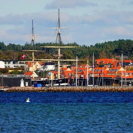 84295-ebeltoft-poppelvej-5 بيت للعطل *